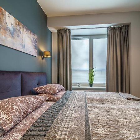 Bright And Charming- Golden Apartments- City Center&S18 Варшава Екстериор снимка