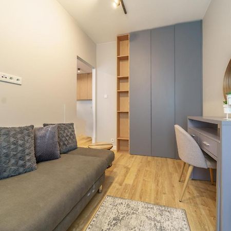 Bright And Charming- Golden Apartments- City Center&S18 Варшава Екстериор снимка