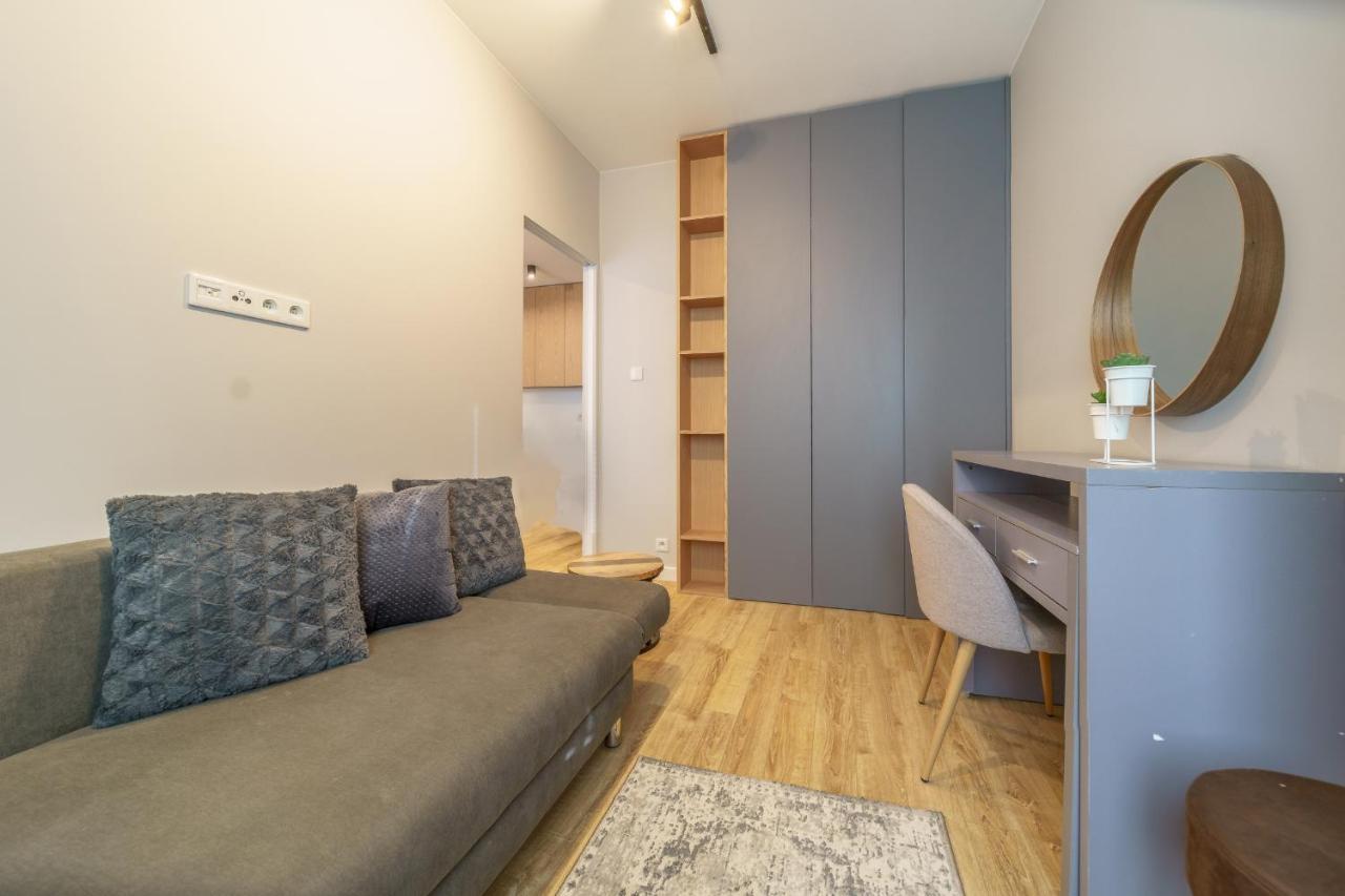 Bright And Charming- Golden Apartments- City Center&S18 Варшава Екстериор снимка