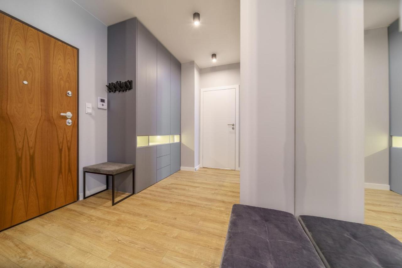 Bright And Charming- Golden Apartments- City Center&S18 Варшава Екстериор снимка