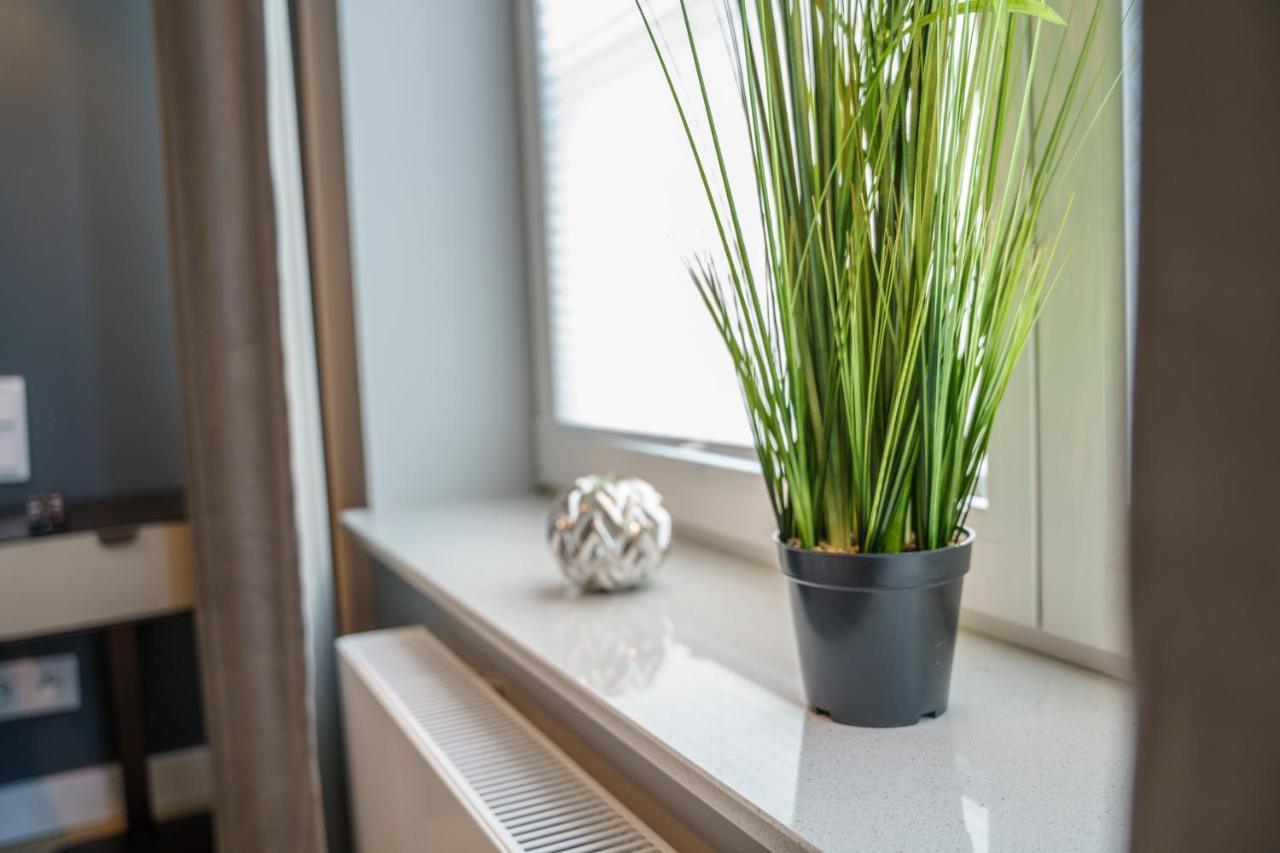 Bright And Charming- Golden Apartments- City Center&S18 Варшава Екстериор снимка