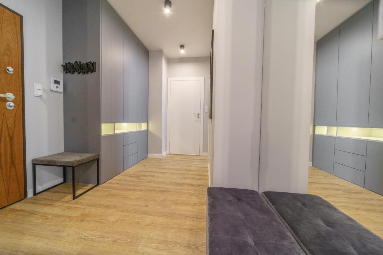Bright And Charming- Golden Apartments- City Center&S18 Варшава Екстериор снимка