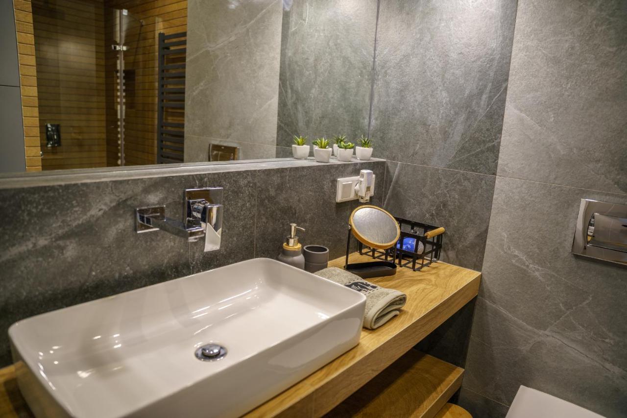 Bright And Charming- Golden Apartments- City Center&S18 Варшава Екстериор снимка