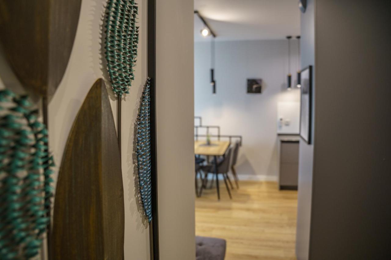 Bright And Charming- Golden Apartments- City Center&S18 Варшава Екстериор снимка