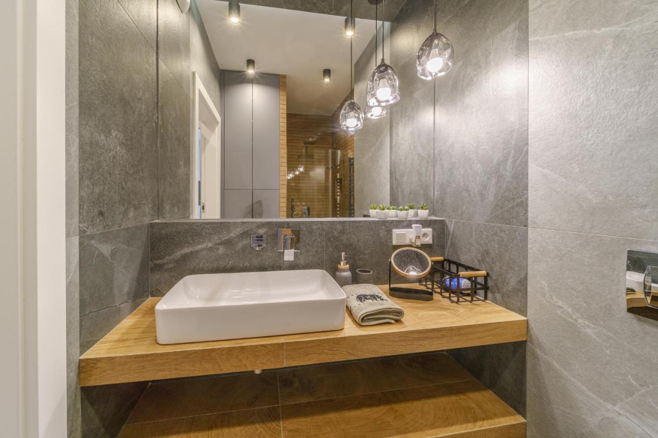 Bright And Charming- Golden Apartments- City Center&S18 Варшава Екстериор снимка