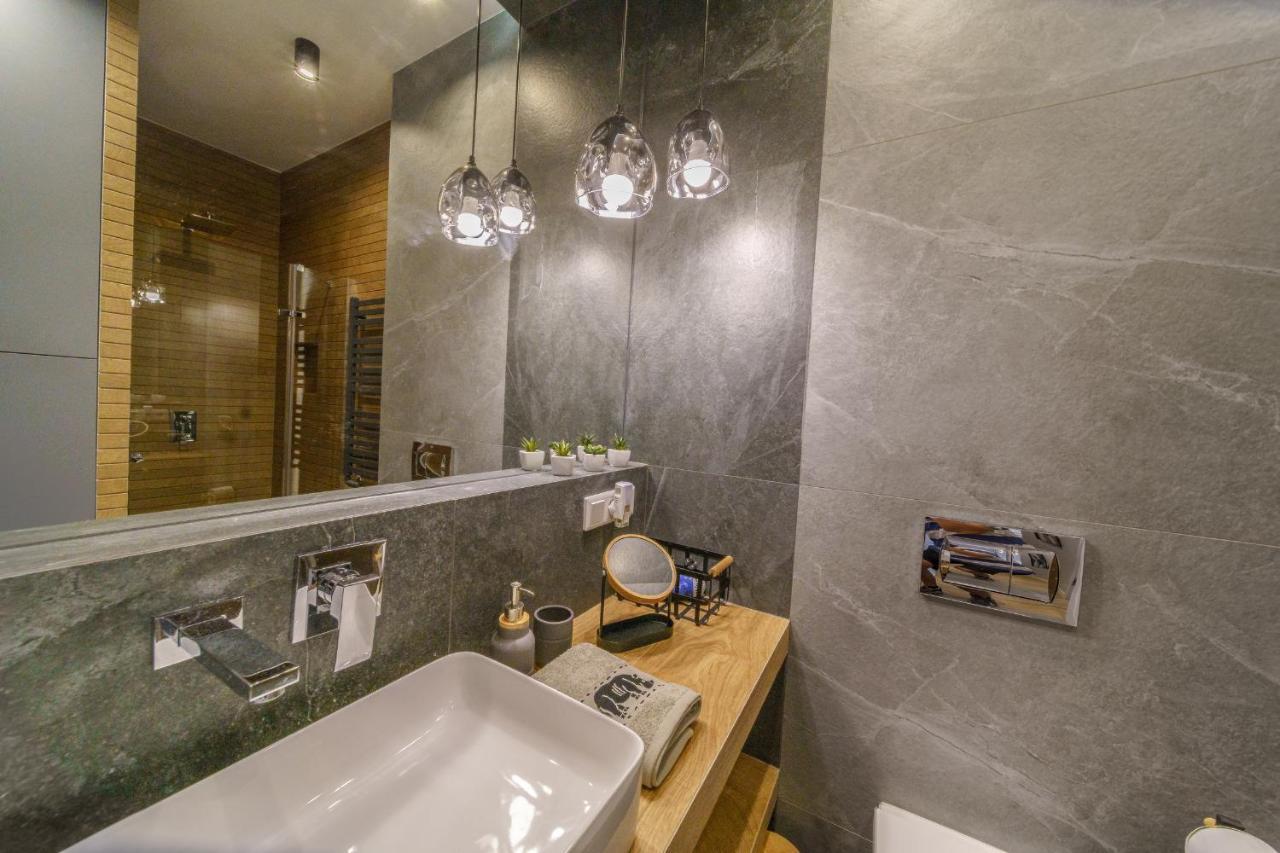 Bright And Charming- Golden Apartments- City Center&S18 Варшава Екстериор снимка
