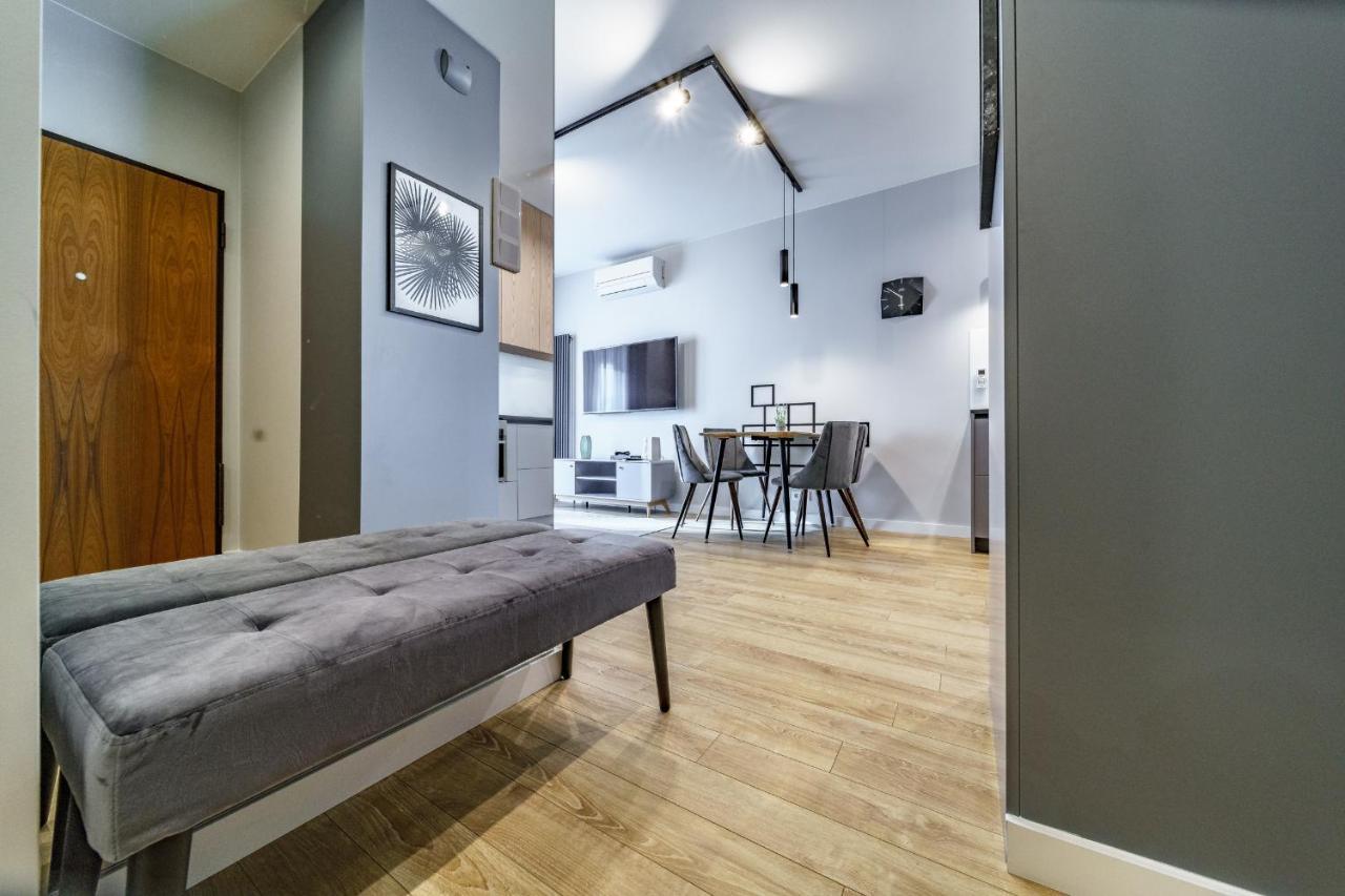 Bright And Charming- Golden Apartments- City Center&S18 Варшава Екстериор снимка